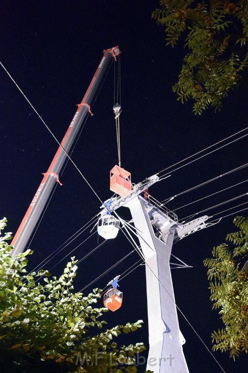 Koelner Seilbahn Gondel blieb haengen Koeln Linksrheinisch P882.JPG - Miklos Laubert